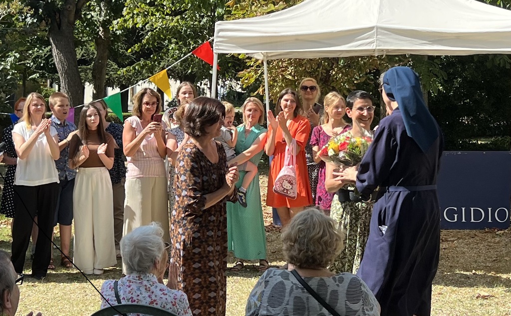 À Paris, une fête de « l’été de solidarité » unit aînés et familles réfugiées d’Ukraine